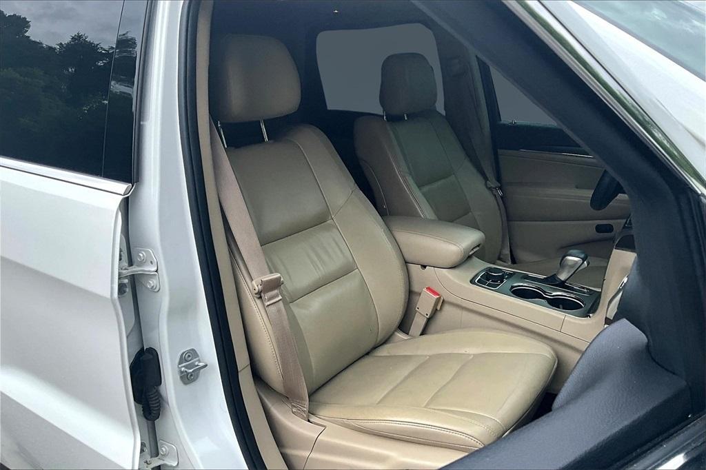 used 2017 Jeep Grand Cherokee car, priced at $17,638