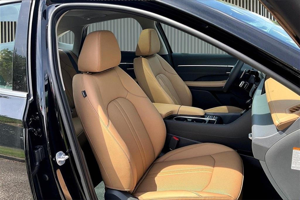 new 2025 Hyundai Sonata Hybrid car, priced at $35,634