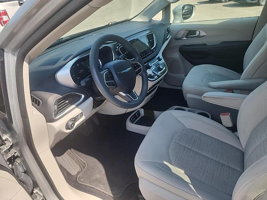 used 2018 Chrysler Pacifica Hybrid car, priced at $18,572