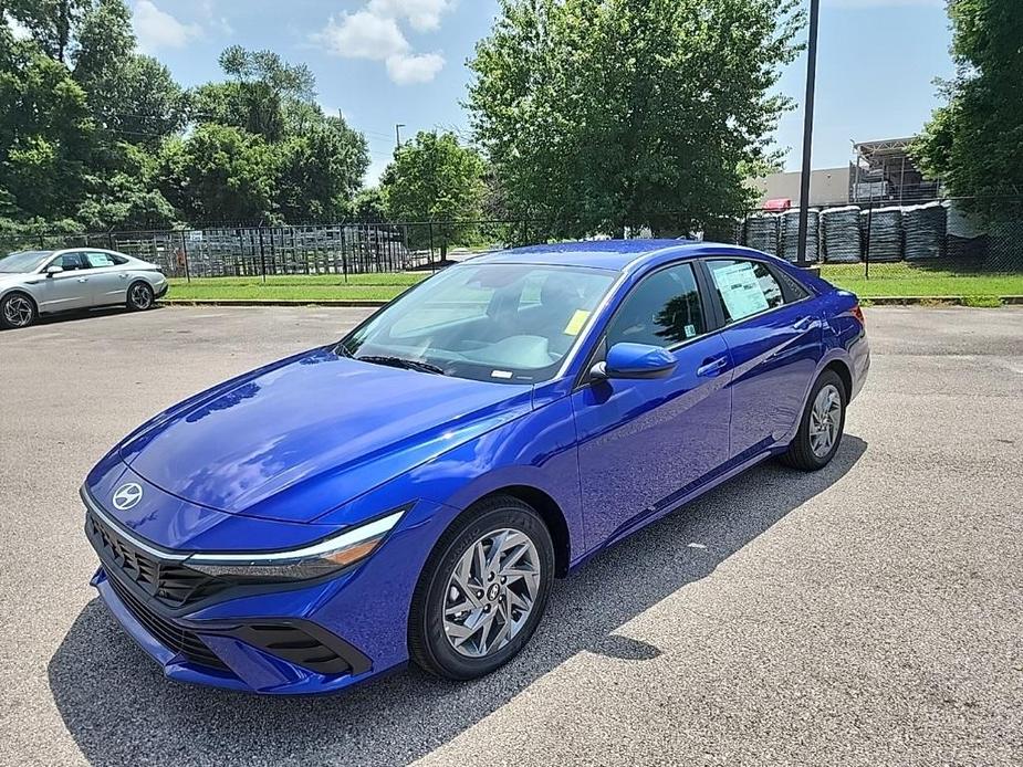 new 2024 Hyundai Elantra car, priced at $23,777