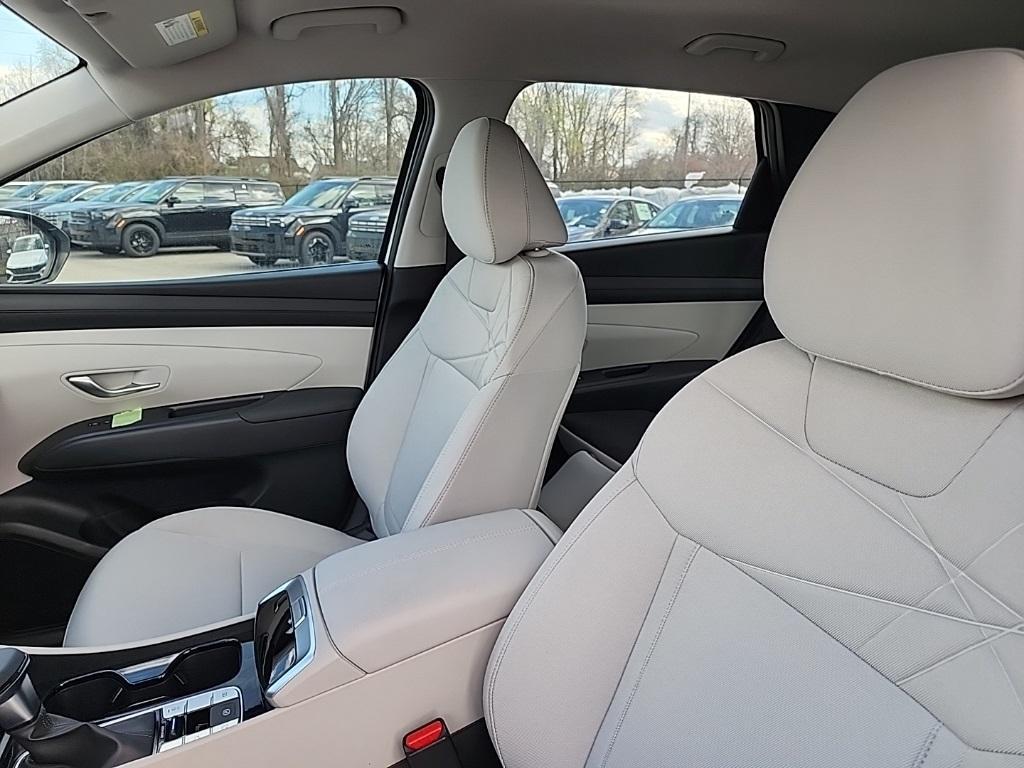 new 2025 Hyundai Tucson car, priced at $28,566