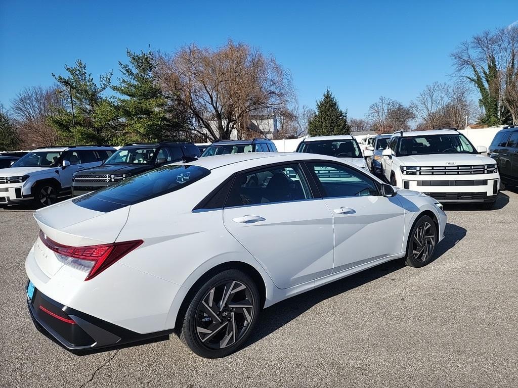 new 2025 Hyundai Elantra car, priced at $26,578