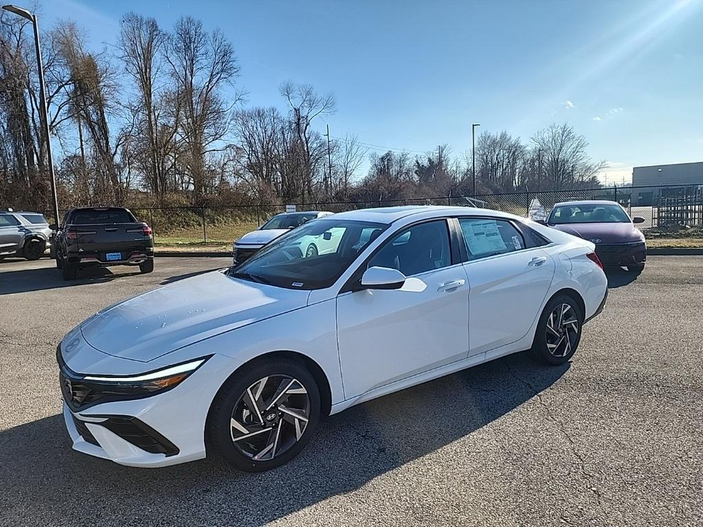 new 2025 Hyundai Elantra car, priced at $26,578