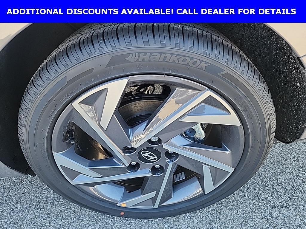 new 2025 Hyundai Elantra car, priced at $25,068
