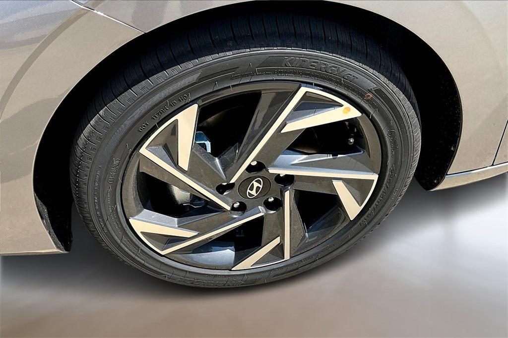 new 2025 Hyundai ELANTRA HEV car, priced at $25,868