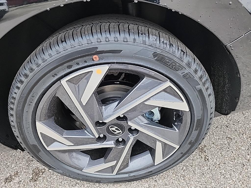 new 2025 Hyundai ELANTRA HEV car, priced at $30,613