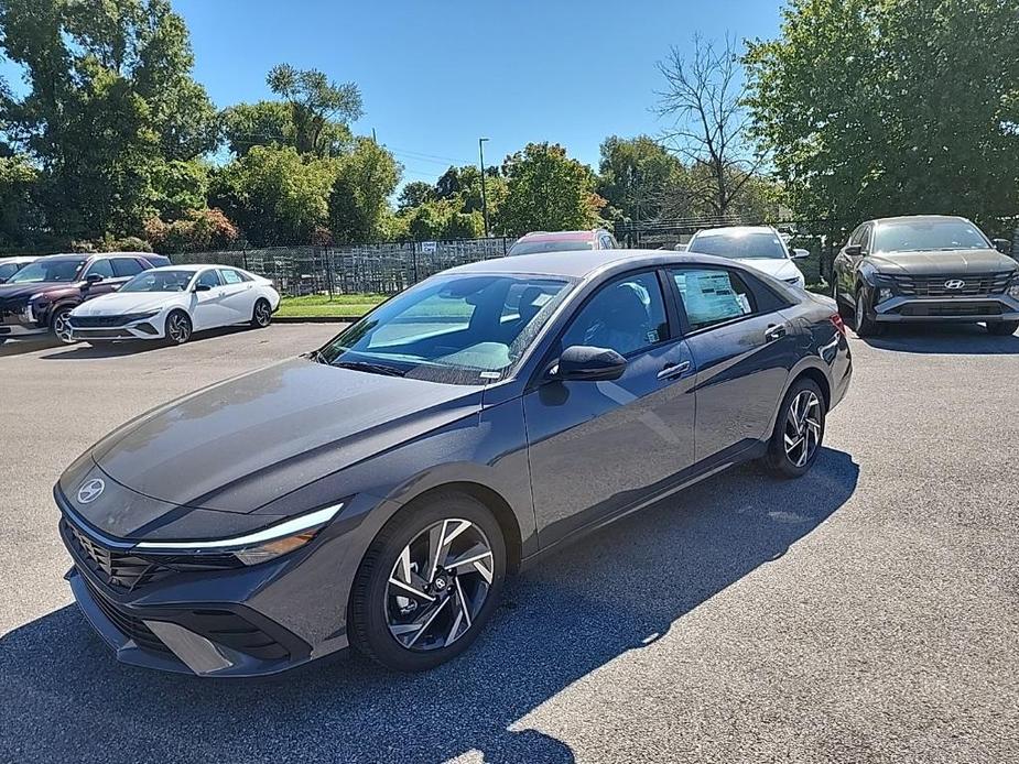 new 2025 Hyundai Elantra car, priced at $23,678