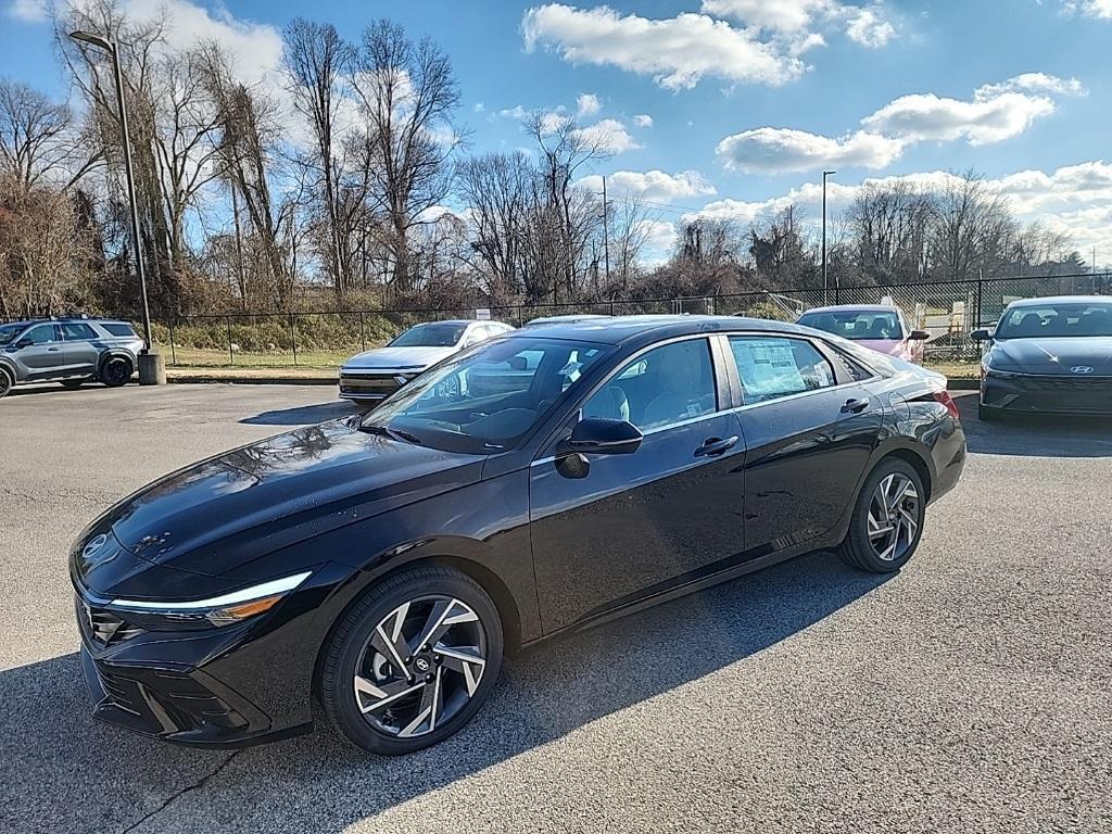 new 2025 Hyundai Elantra HEV car, priced at $29,652