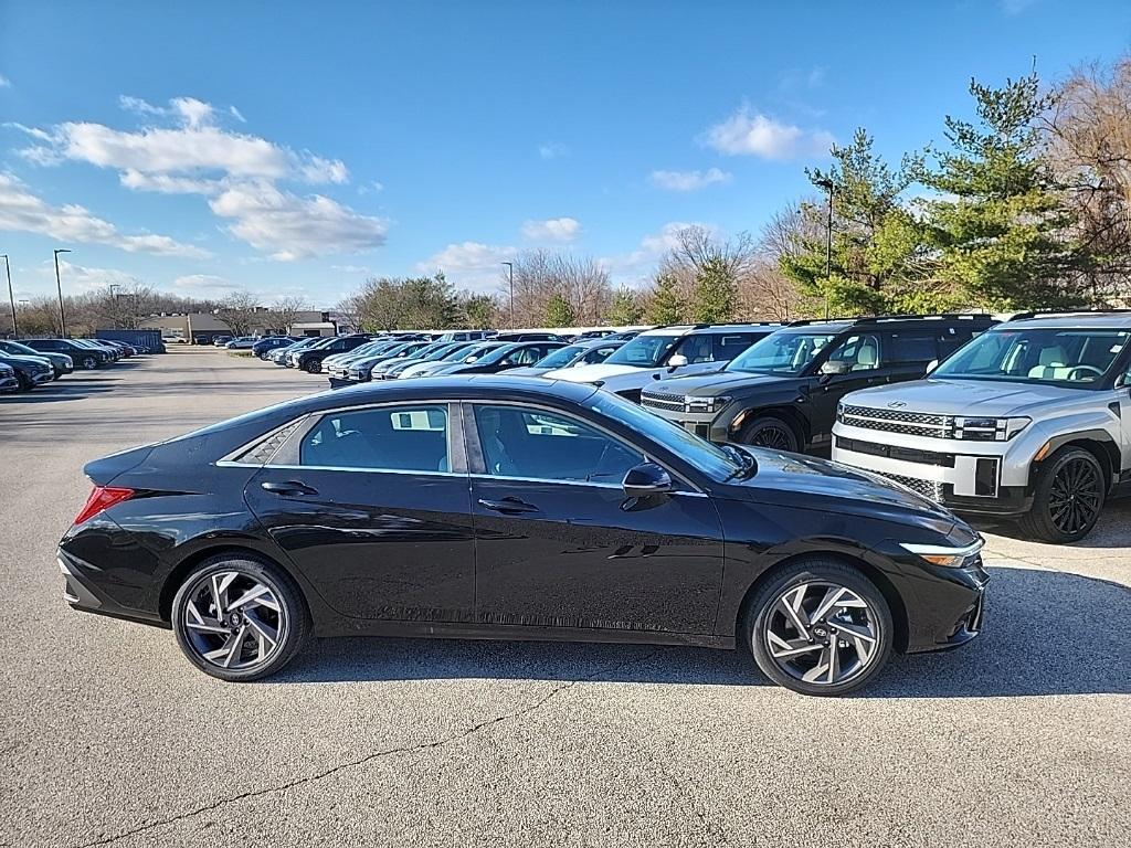 new 2025 Hyundai Elantra HEV car, priced at $29,652