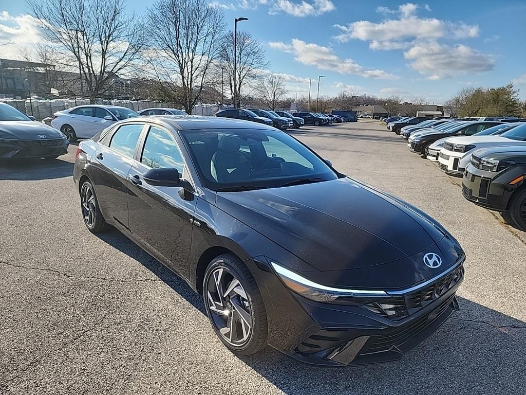 new 2025 Hyundai Elantra HEV car, priced at $29,652