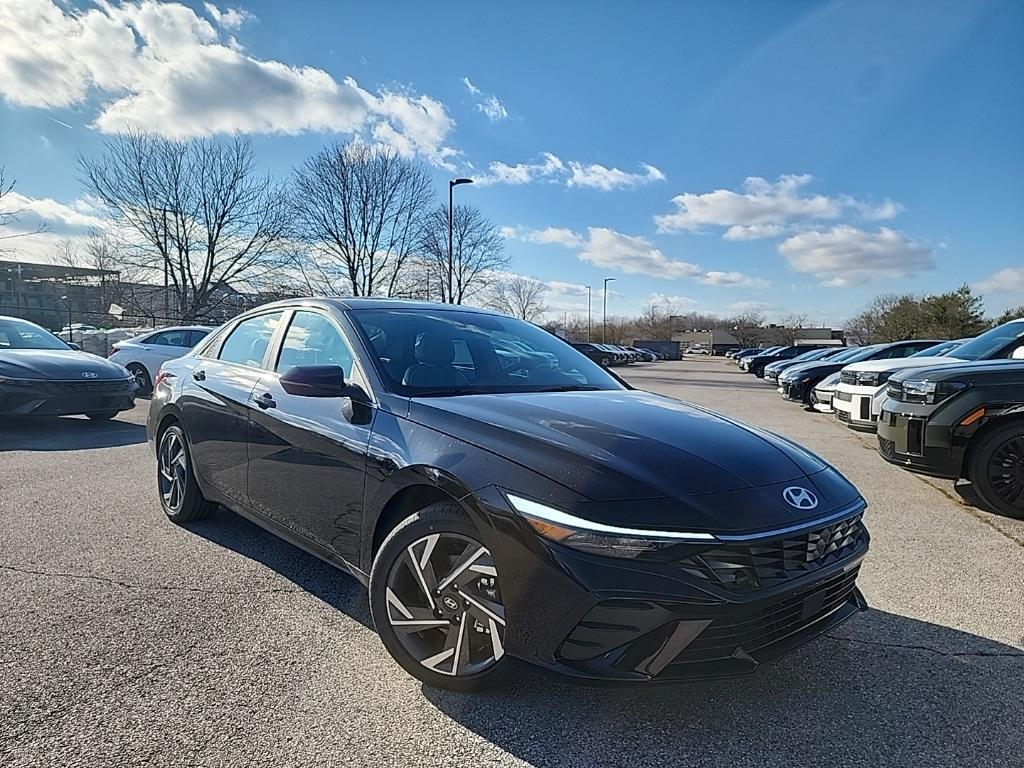 new 2025 Hyundai Elantra HEV car, priced at $29,652