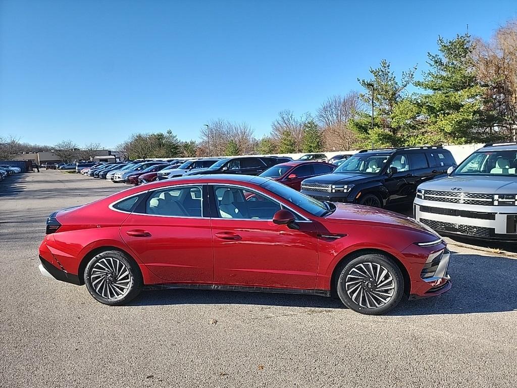 new 2025 Hyundai Sonata Hybrid car, priced at $38,779