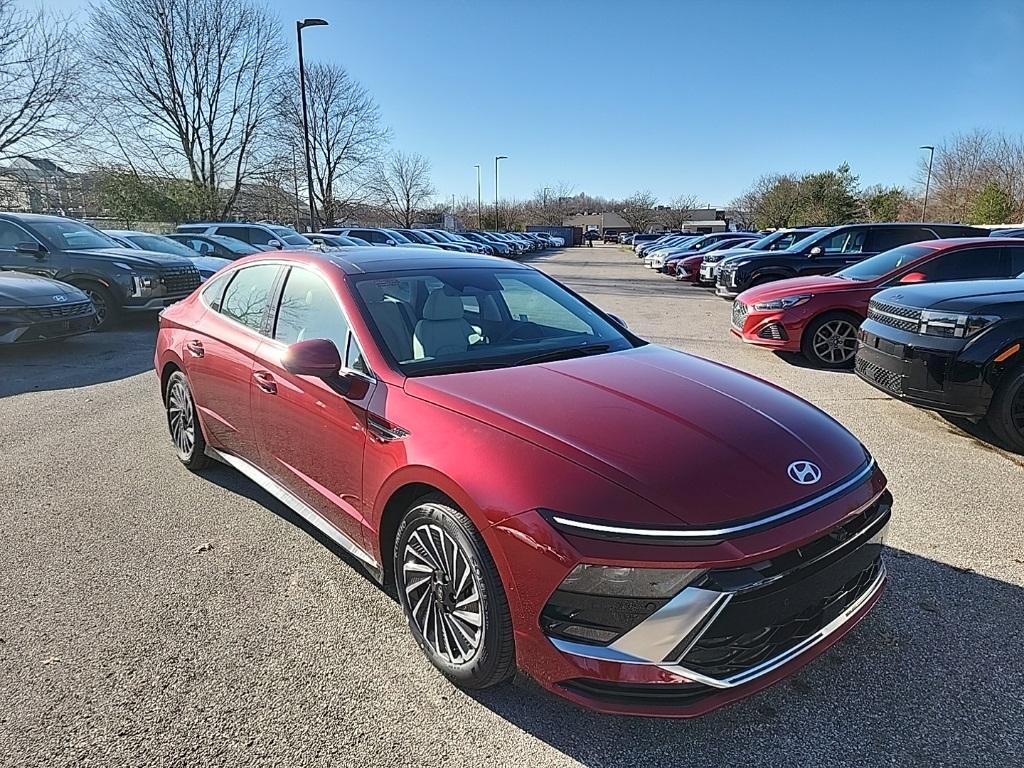 new 2025 Hyundai Sonata Hybrid car, priced at $38,779