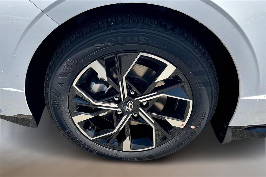new 2025 Hyundai Sonata car