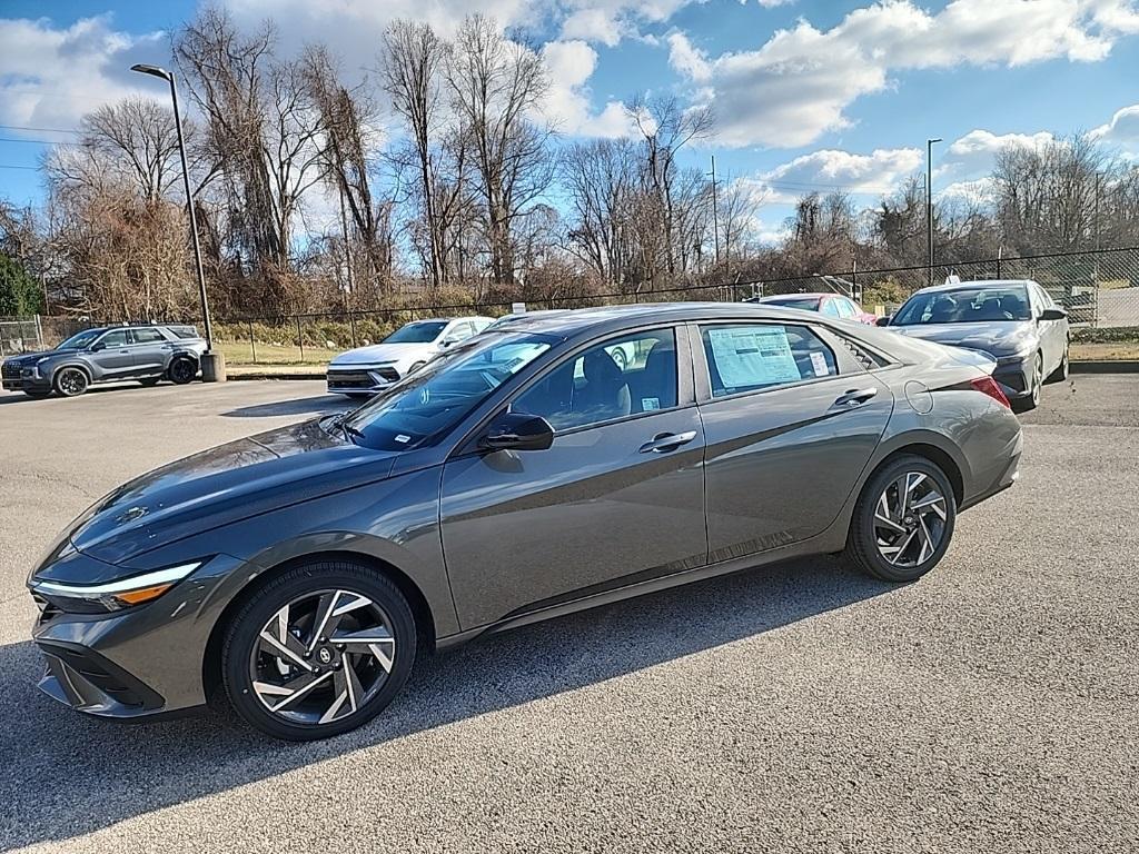 new 2025 Hyundai Elantra HEV car, priced at $26,358