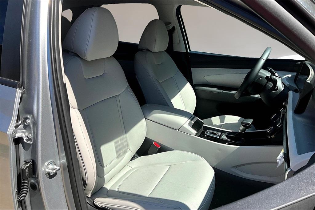 new 2025 Hyundai Tucson car, priced at $33,000