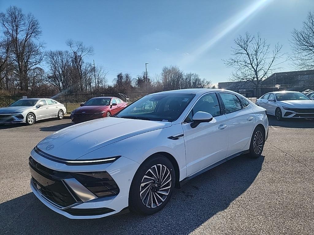 new 2025 Hyundai Sonata Hybrid car, priced at $36,818