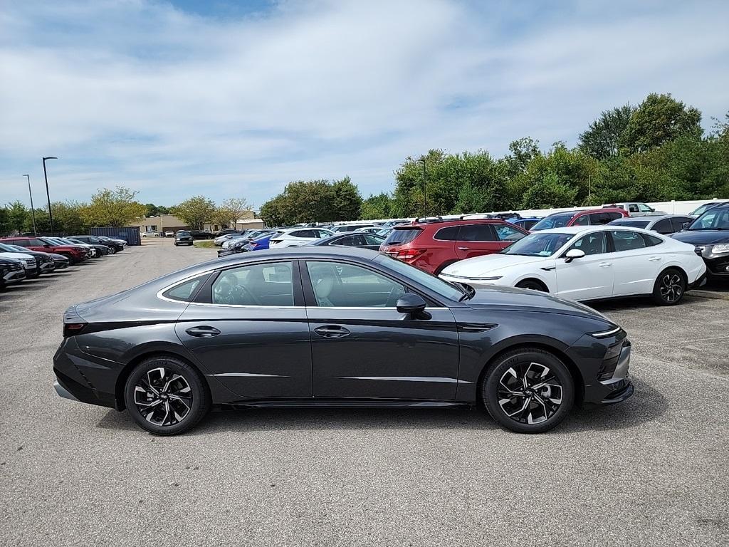 new 2025 Hyundai Sonata car, priced at $28,779