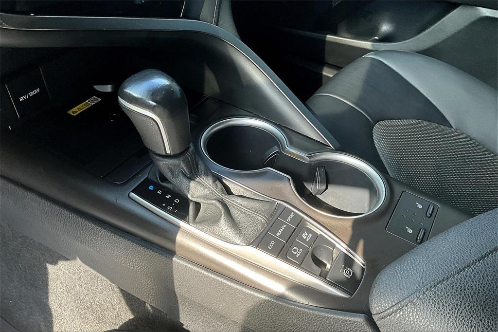 used 2022 Toyota Camry Hybrid car, priced at $25,413