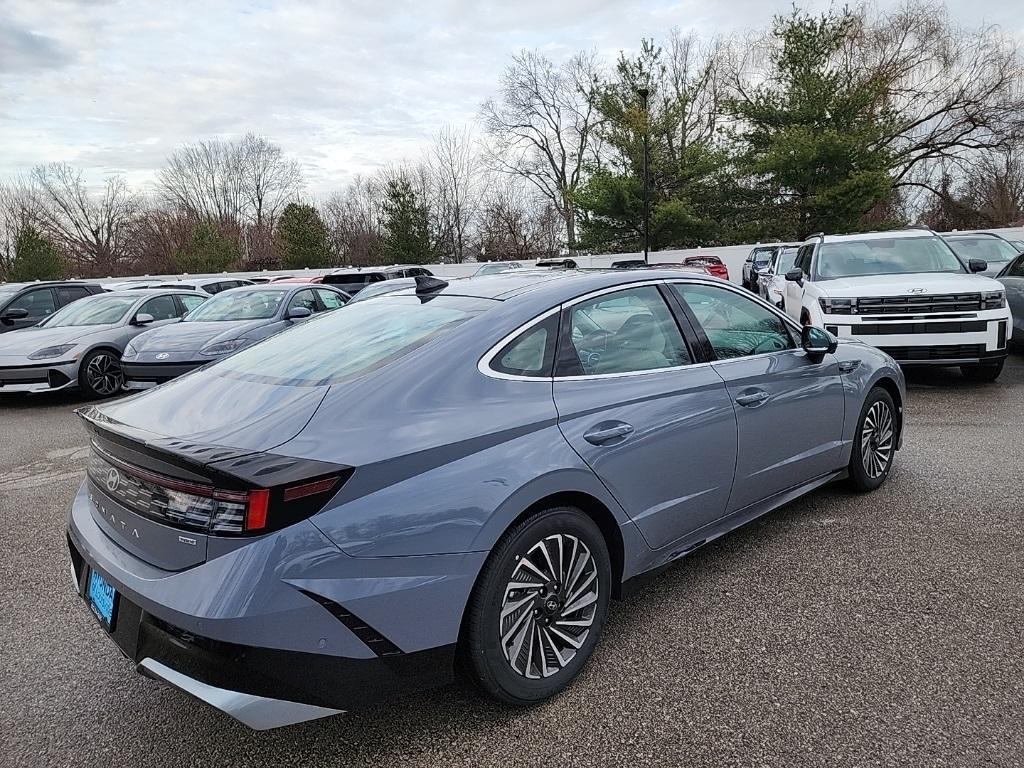 new 2025 Hyundai Sonata Hybrid car, priced at $36,905