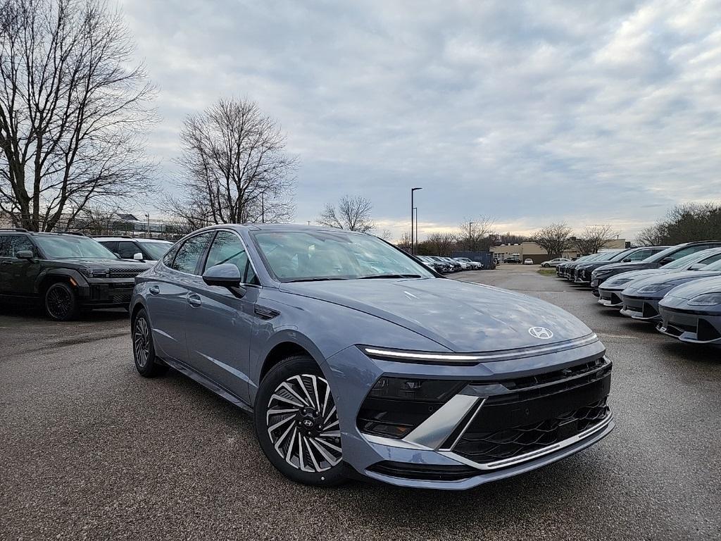 new 2025 Hyundai Sonata Hybrid car, priced at $35,917