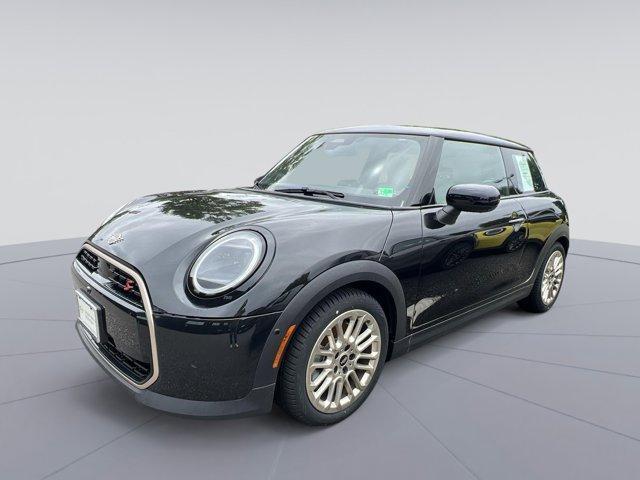 new 2025 MINI Hardtop car, priced at $38,605