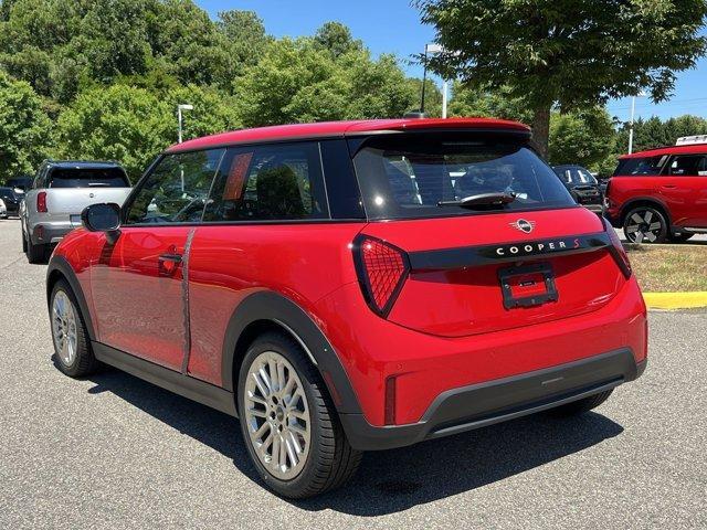 new 2025 MINI Hardtop car, priced at $35,595