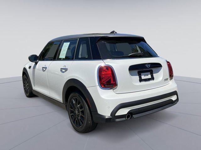 new 2024 MINI Hardtop car, priced at $33,095