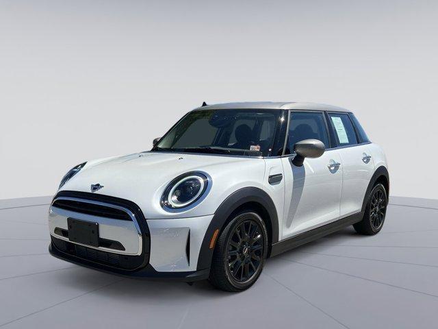 new 2024 MINI Hardtop car, priced at $33,095