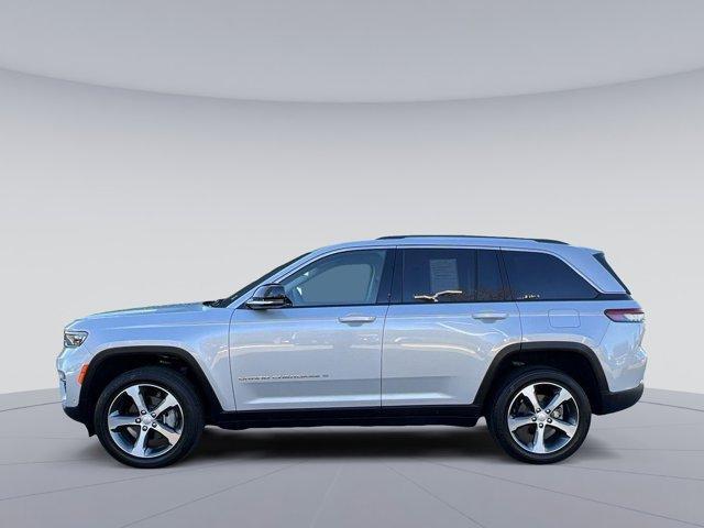 used 2024 Jeep Grand Cherokee car, priced at $38,875