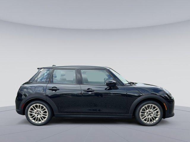 new 2025 MINI Hardtop car, priced at $39,380