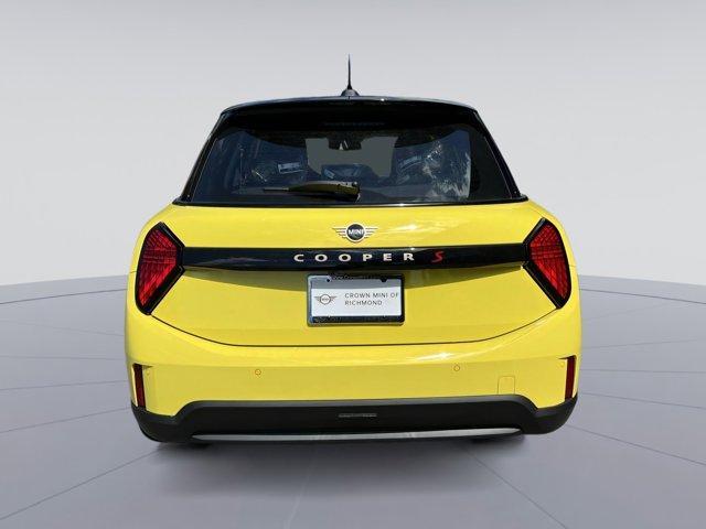 new 2025 MINI Hardtop car, priced at $39,370