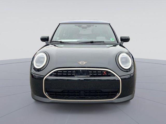 new 2025 MINI Hardtop car, priced at $39,310