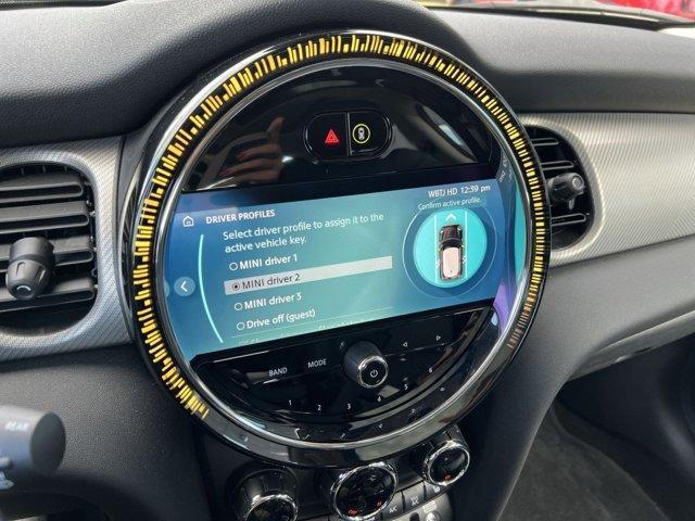 used 2024 MINI SE Hardtop car, priced at $24,391