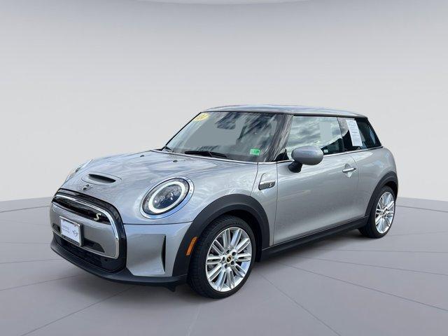 used 2024 MINI SE Hardtop car, priced at $24,391