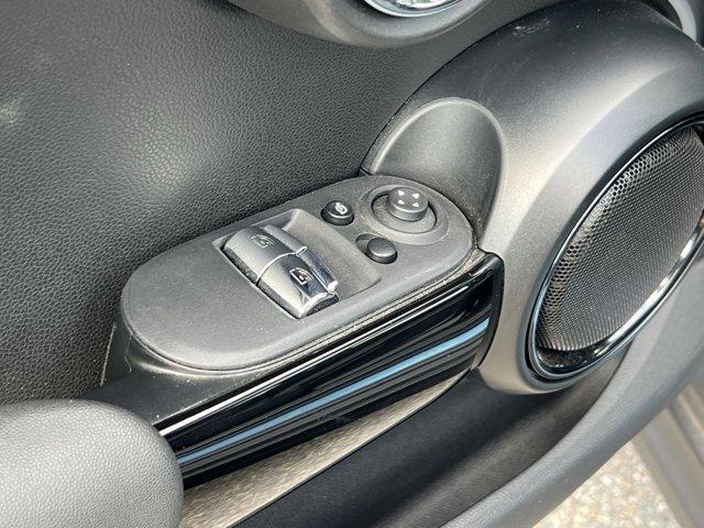 used 2024 MINI SE Hardtop car, priced at $24,391