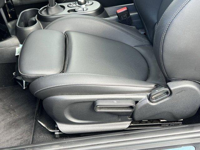 used 2024 MINI SE Hardtop car, priced at $24,391