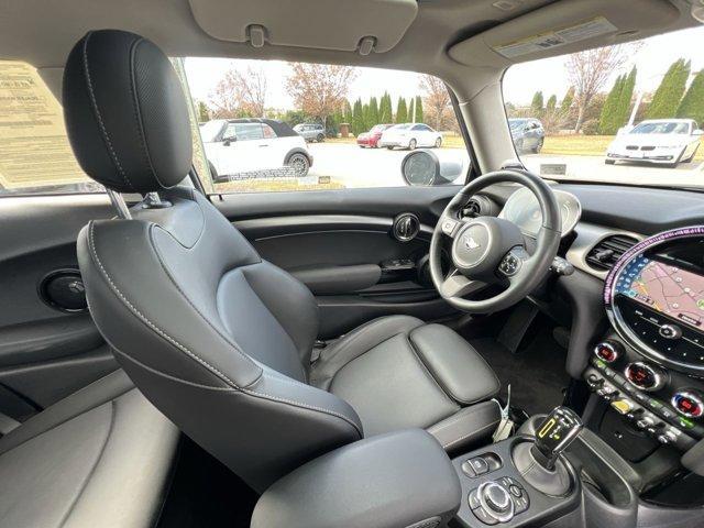 used 2024 MINI SE Hardtop car, priced at $24,391