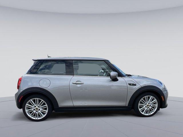 used 2024 MINI SE Hardtop car, priced at $24,391