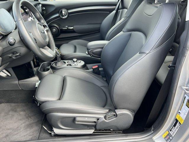 used 2024 MINI SE Hardtop car, priced at $24,391