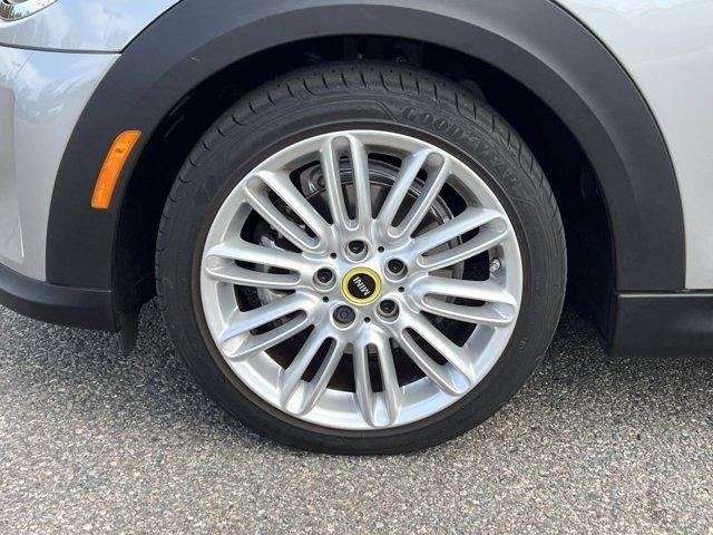 used 2024 MINI SE Hardtop car, priced at $24,391