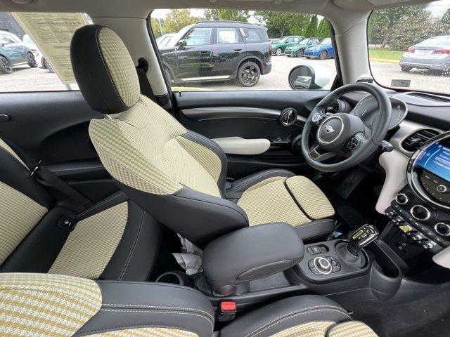 used 2024 MINI SE Hardtop car, priced at $23,694