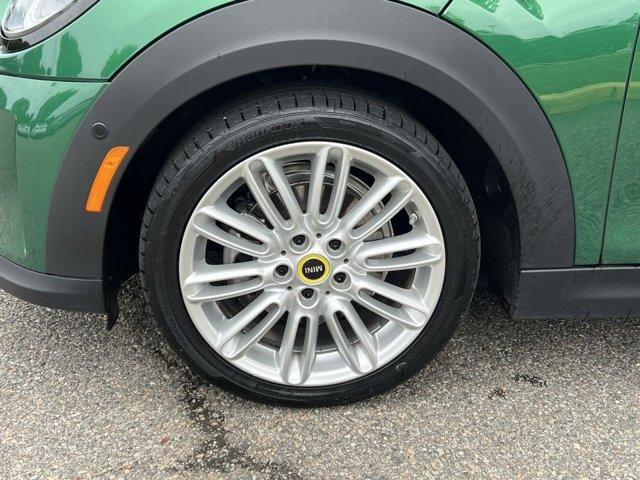 used 2024 MINI SE Hardtop car, priced at $23,694