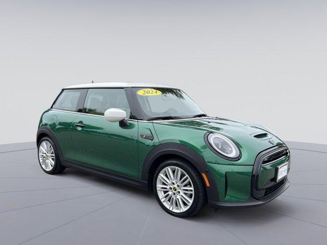 used 2024 MINI SE Hardtop car, priced at $23,694