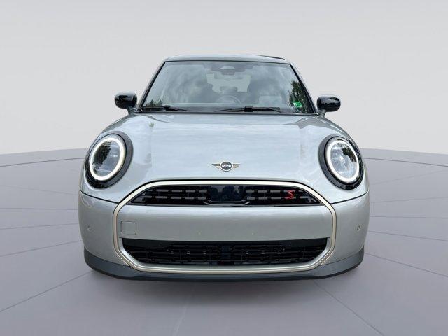 new 2025 MINI Hardtop car, priced at $38,110