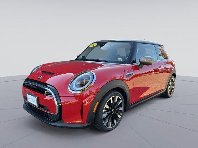 used 2024 MINI SE Hardtop car, priced at $27,791