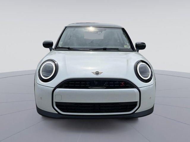 new 2025 MINI Hardtop car, priced at $35,595