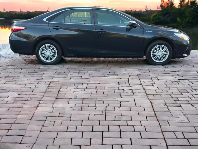 used 2016 Toyota Camry Hybrid car, priced at $14,695