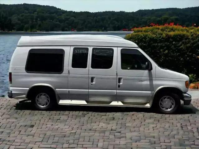 used 2002 Ford E150 car, priced at $7,995