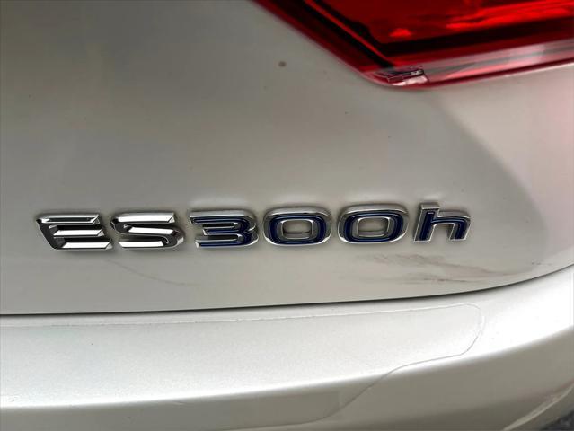 used 2018 Lexus ES 300h car, priced at $24,988